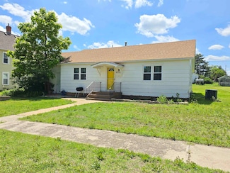 209 N Fairview Ave, Lucas, KS 67648