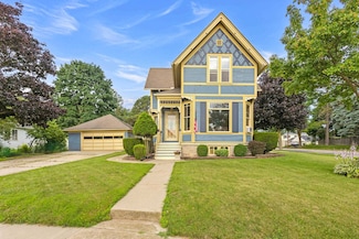 1203 Dodge St, Kewaunee, WI 54216