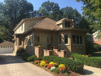 6676 N Sioux Ave, Chicago, IL 60646