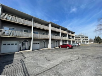 5 River Bluff Dr Unit 104B, Mount Clemens, MI 48043
