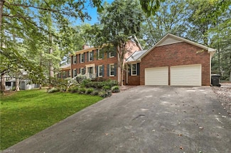 5985 Woodfield Dr, Kernersville, NC 27284