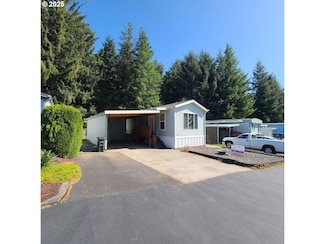 3250 Sandpiper Dr, Coos Bay, OR 97420
