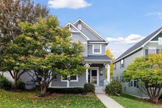 9892 Pincherry Ln, Eden Prairie, MN 55347