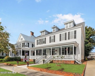 210 New St, New Bern, NC 28560