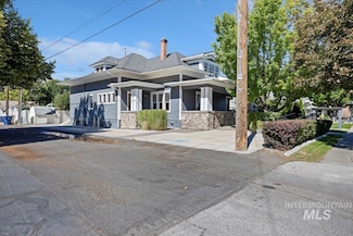 727 Shoshone St N, Twin Falls, ID 83301