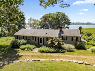 301 Osbrook Point, Pawcatuck, CT 06379