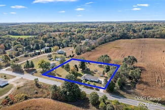 12545 Algoma Ave NE, Cedar Springs, MI 49319