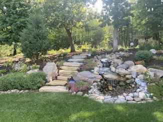 2708 Oak Lawn Dr, Northfield, MN 55057