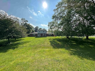 1756 S Riverview Rd, Peru, IN 46970