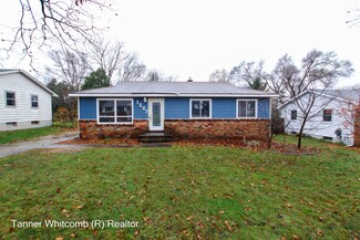 1267 Clover Crest NW, Grand Rapids, MI 49504