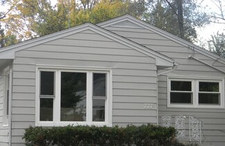 777 Orange St, Elgin, IL 60123
