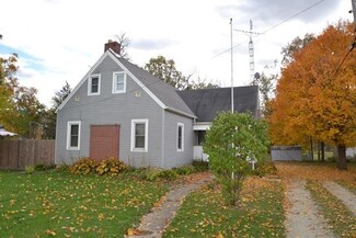 875 E State St, Albany, IN 47320