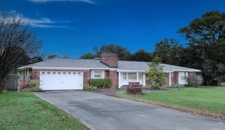 2006 S Prairie St, Stuttgart, AR 72160