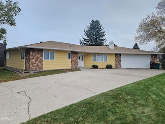 1981 N 20th St, Bismarck, ND 58501
