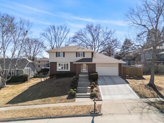 9928 Sunset Terrace, Clive, IA 50325