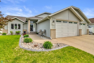 3217 35 1 2 Court Ave S, Fargo, ND 58104