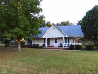 111 Esther Cir, Trumann, AR 72472