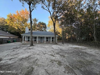 9504 Live Oak Ave, Ocean Springs, MS 39564