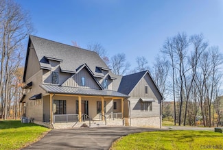 315 Iroquois Ln, Stoystown, PA 15563