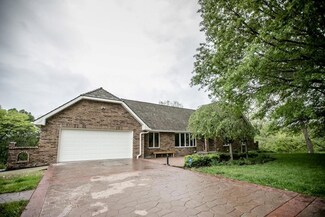11105 NW Rensing Rd, Kansas City, MO 64152