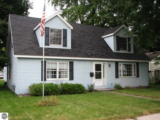 515 N Cedar St, Traverse City, MI 49684