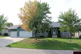 804 Hillside Ct, Nicollet, MN 56074