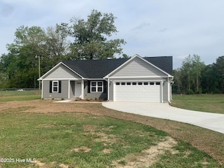 1998 Catherine Lake Rd, Richlands, NC 28574