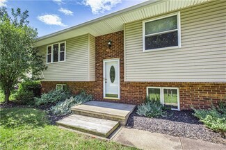 3784 Ramsey Dr, Uniontown, OH 44685