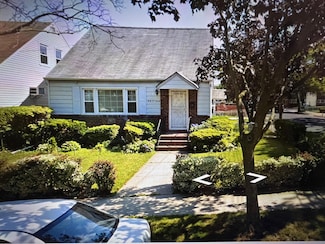 25704 145th Ave, Rosedale, NY 11422