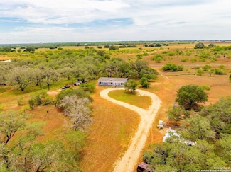 1145 Postert Ln, Floresville, TX 78114