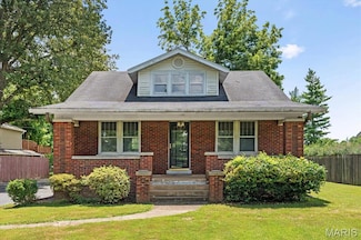 40 Maple Dr, Belleville, IL 62220