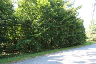 36 Holmes Rd, Winthrop, ME 04364