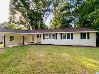 909 Woodlock Ln, Weaver, AL 36277