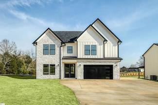 3621 Pennington Rd, Greer, SC 29651