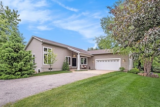 1727 Pointed Stone Trail, Lowell, MI 49331