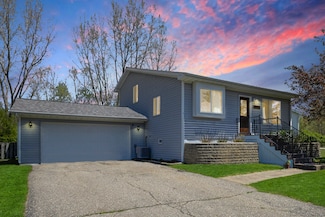 8008 Stonehaven Dr Unit 2, Parma, MI 49269