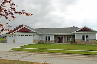 431 Schumacher Blvd, Denver, IA 50622