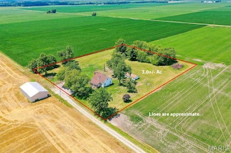 9946 Mockingbird Ln, Mascoutah, IL 62258