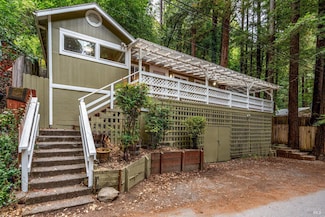 15300 Canyon 3 Rd, Rio Nido, CA 95471