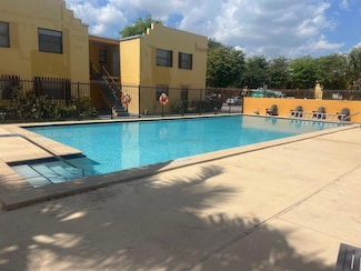 686 NW 114th Ave Unit 204, Miami, FL 33172