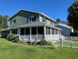 1925 Riverside Dr, Sault Sainte Marie, MI 49783