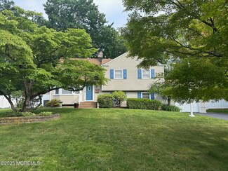 8 Millbrook Dr, Middletown, NJ 07748