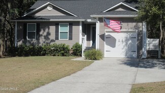 22 Canopy Ln, Saint Helena Island, SC 29920
