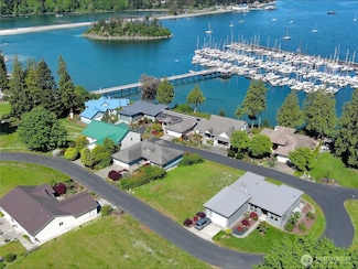 105 Port Townsend Bay Dr, Port Hadlock-Irondale, WA 98339