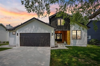 519 W Mills St, Winterset, IA 50273