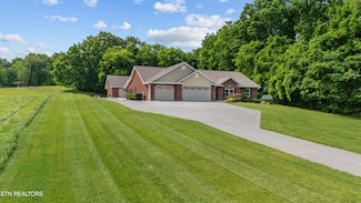 225 Piney Rd, Kodak, TN 37764
