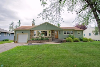 1516 6th Ave S, Moorhead, MN 56560