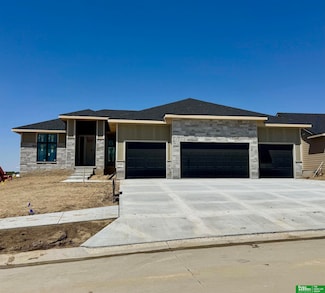 5708 N 198th St, Elkhorn, NE 68007