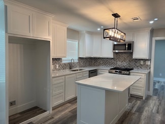 320 Anderson Dr, Hurst, TX 76053