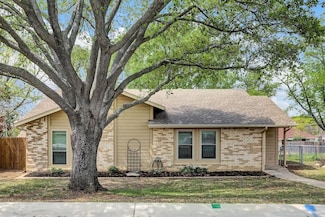 2102 Azalea St, Denton, TX 76205